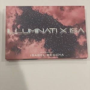 Selling illuminatixisa makeup.